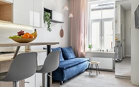 Regnum Noctis Piotrkowska 37 Moon Light